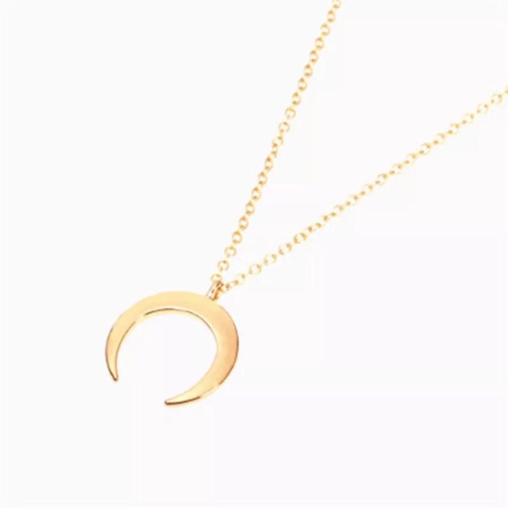 BRAND NEW Gold Crescent Moon Horn Pendant Necklace